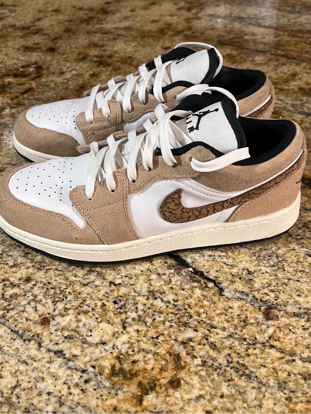 Nike Air Jordan 1 Low SE Tan Suede Elephant Print Swoosh Men’s Sneakers Size 7